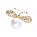 Brošňa do chlopne Motýlik s perlou AM414