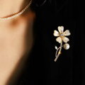 Brošňa Gold Flower AM304