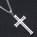 Krížik Philippians 4:13 s retiazkou