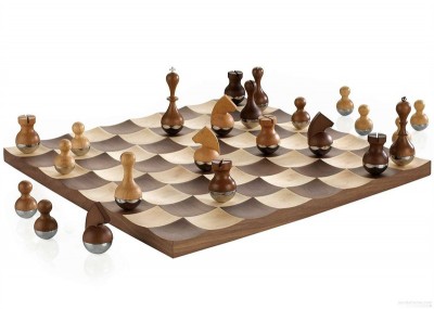 Šachy WOBBLE 38x38 cm - Umbra