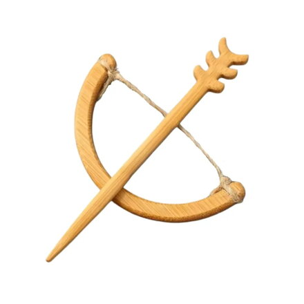Brošňa Wooden Luk so šípom